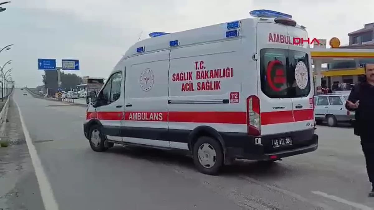Manisa’da Minibüs Yaya Çarptı: Kaza Anı Kamerada