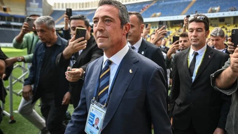 Fenerbahçe Genel Kurulu’nda Ali Koç ve Yönetimi Mali Olarak İbra Edildi