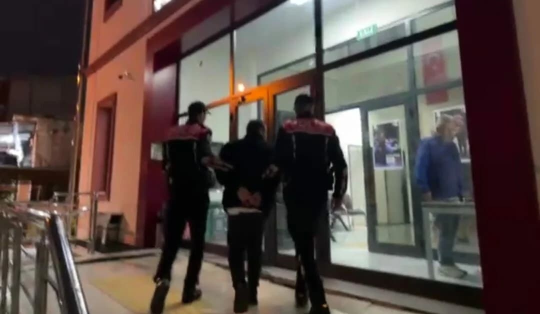 İzmir’de 10 Yıl Hapisle Aranan Firari Hükümlü Yakalandı