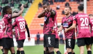 Futbol Şöleni: Alanyaspor Evinde 5-4 Kazandı
