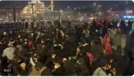 Saraçhane Protestoları Galata’ya Taştı: Gençler Oturdu, Siyaset Ayakta