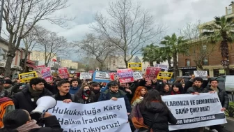 Saraçhane'de İmamoğlu Protestosu: Üniversiteliler Taksim'e Yürüyor