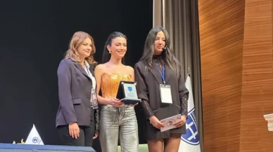 Özge Yağız'dan Eğlenceli Set Anısı: “Kız İstemeye Gelir Gibi Geldiler