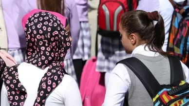 KKTC’de Liselerde Başörtüsü Serbest Bırakıldı: Ortaokullarda Karar Okula Ait