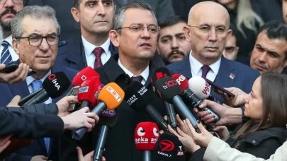 Özel’den Merkez Medyaya Sert Mesaj: “Tarafsız Olmazsanız Karşınızdayız”