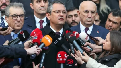 Özel’den Merkez Medyaya Sert Mesaj: “Tarafsız Olmazsanız Karşınızdayız”