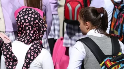KKTC’de Liselerde Başörtüsü Serbest Bırakıldı: Ortaokullarda Karar Okula Ait